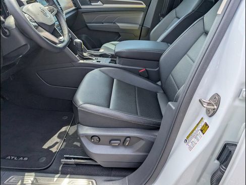 Certified 2023 Volkswagen Atlas SE FWD image 10