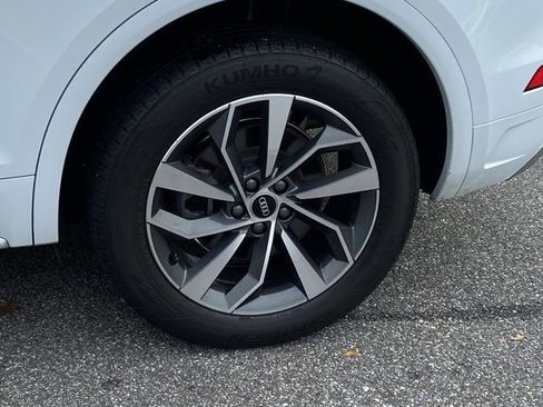 Certified 2023 Audi Q5 2.0T Premium w/ Convenience Package image 11