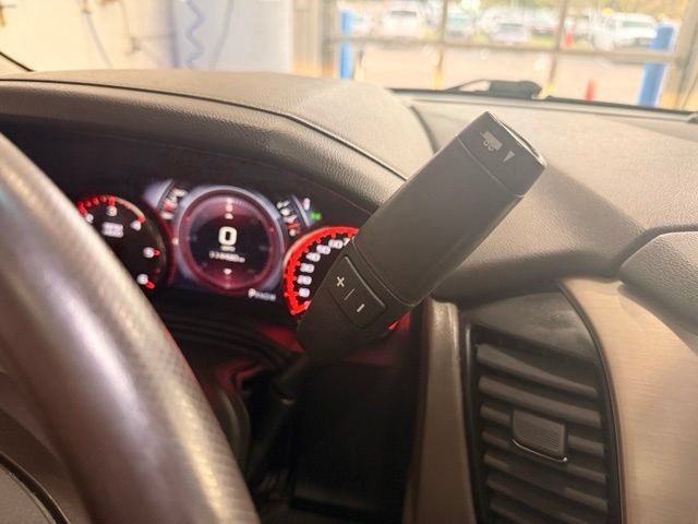 Used 2015 GMC Yukon Denali w/ Premium Package AWD/4WD image 18