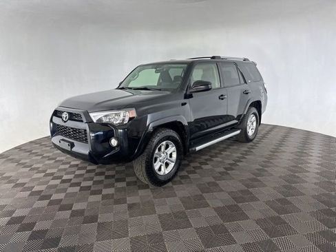 Used 2019 Toyota 4Runner SR5 AWD/4WD image 3