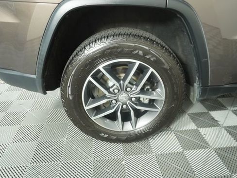 Used 2018 Jeep Grand Cherokee Limited w/ Trailer Tow Group IV RWD image 14