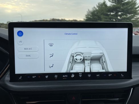 Used 2023 Ford Escape SE w/ PHEV Premium Package image 37