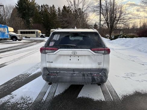 Used 2023 Toyota RAV4 XLE image 4