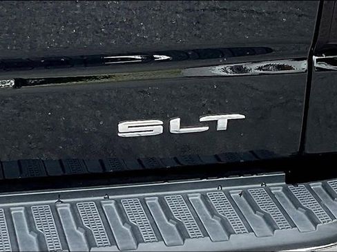 Used 2023 GMC Sierra 1500 SLT w/ SLT Convenience Package image 32