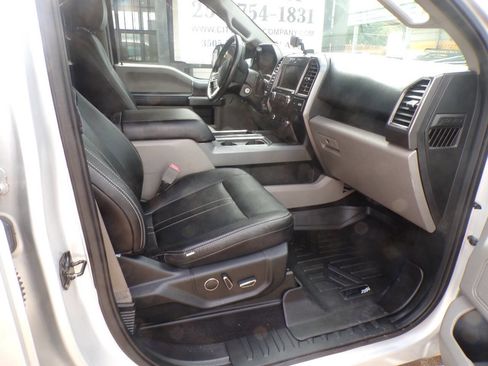 Used 2018 Ford F150 XLT w/ Equipment Group 302A Luxury image 8