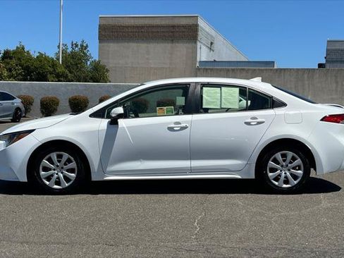 Certified 2020 Toyota Corolla LE FWD image 9