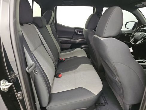 Used 2020 Toyota Tacoma TRD Off-Road w/ Technology Package AWD/4WD image 31