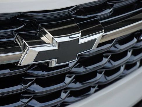 New 2026 Chevrolet Trax RS w/ Sunroof Package FWD image 13
