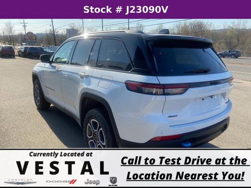 New 2023 Jeep Grand Cherokee Trailhawk image 8