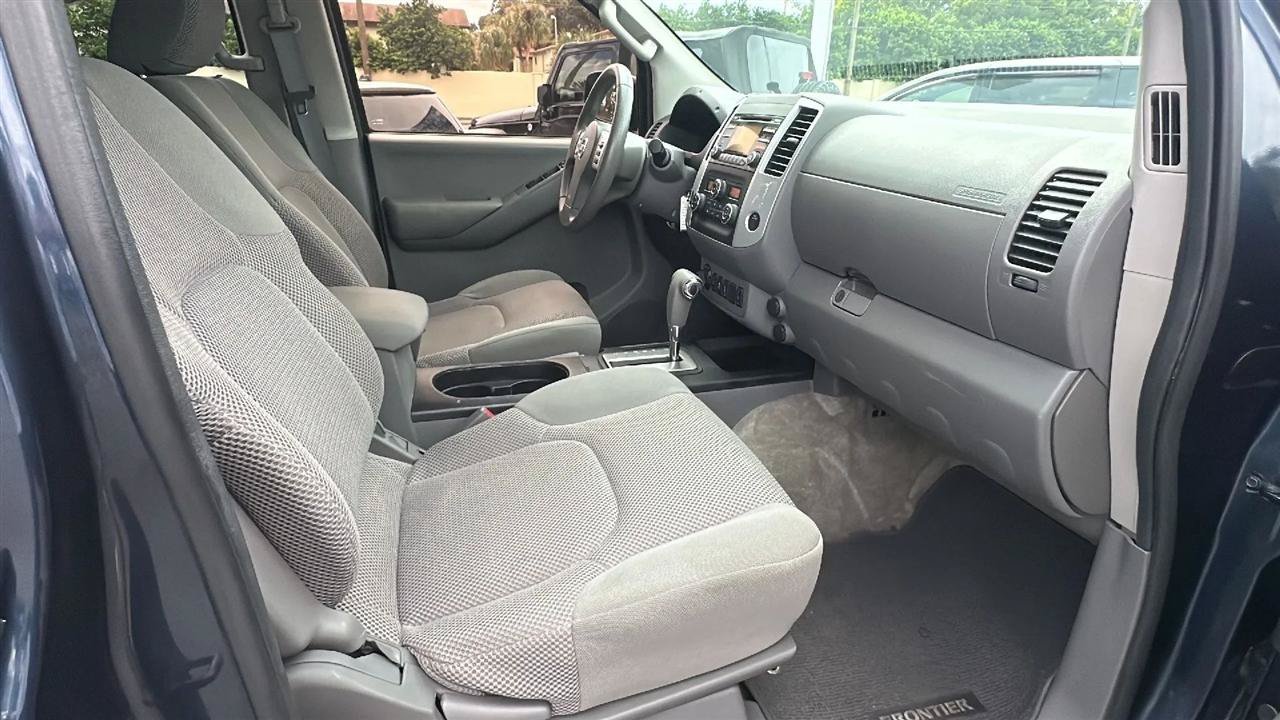 Used 2014 Nissan Frontier SV w/ SV Value Truck Package AWD/4WD image 48