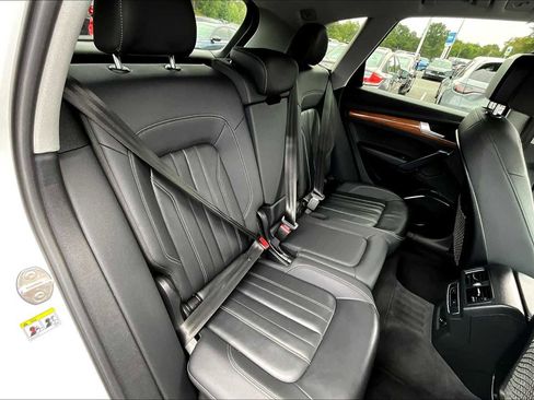 Used 2021 Audi Q5 Premium image 19