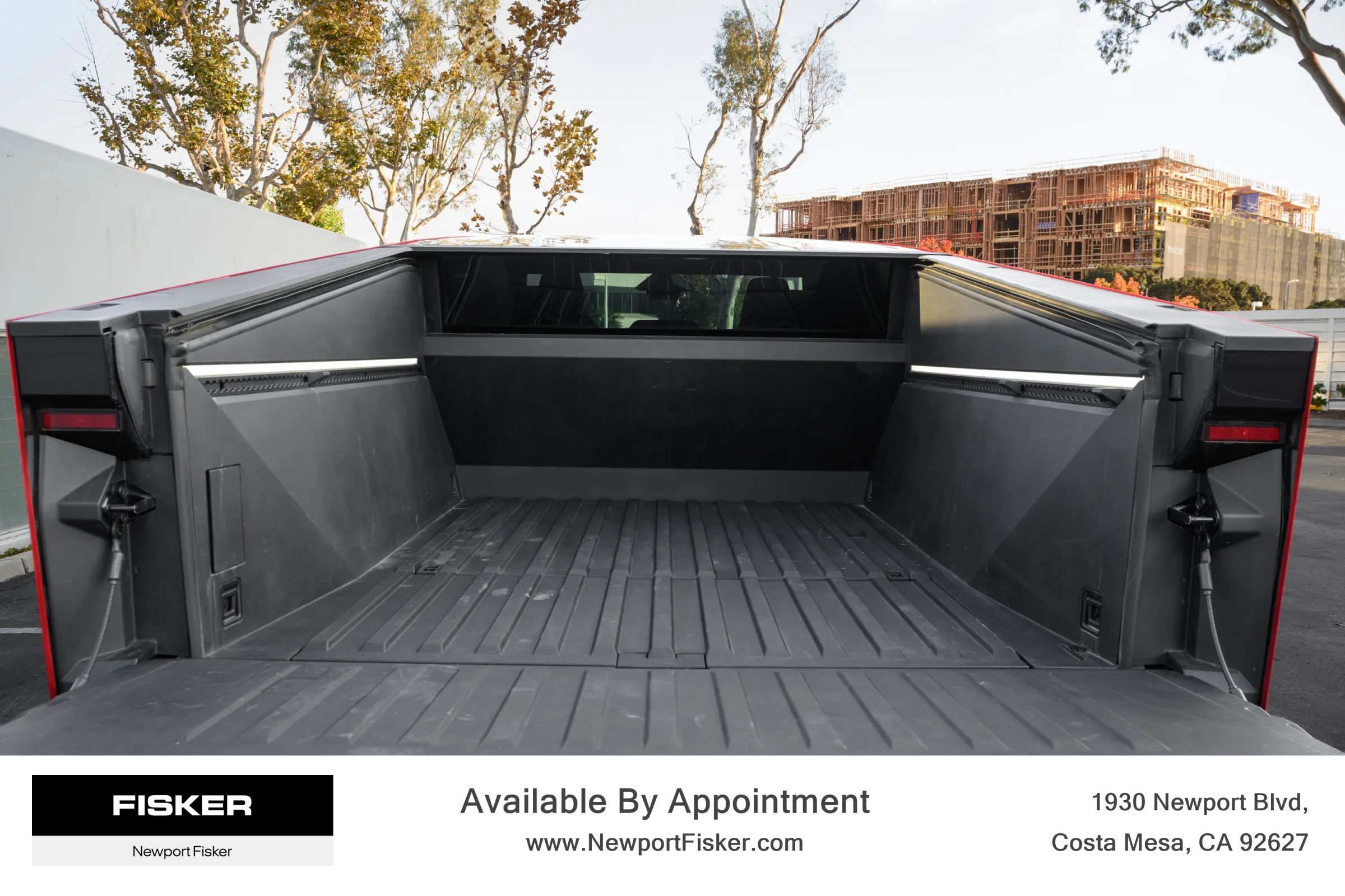 Used 2024 Tesla Cybertruck AWD Crew Cab image 23