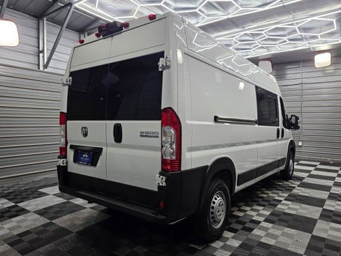 Used 2024 RAM ProMaster 2500 FWD image 5