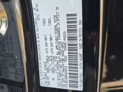 Used 2024 Toyota Tacoma TRD Off-Road image 29