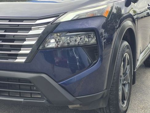 Certified 2025 Nissan Rogue SV AWD/4WD image 5