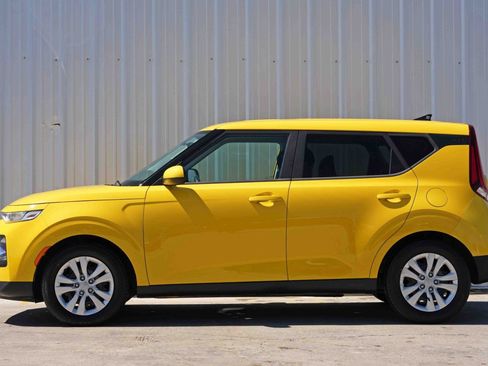 Used 2020 Kia Soul LX image 8