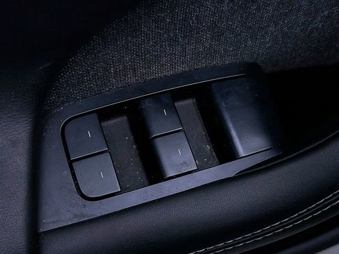 Used 2022 Tesla Model S Plaid image 17