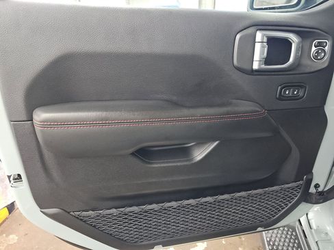 Used 2024 Jeep Wrangler Unlimited Rubicon image 10