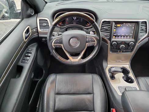 Used 2014 Jeep Grand Cherokee Overland AWD/4WD image 25