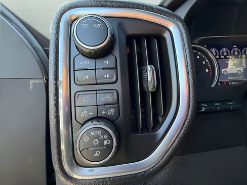 Used 2020 Chevrolet Silverado 1500 High Country w/ Technology Package image 24