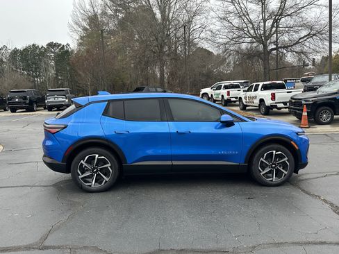 New 2026 Chevrolet Equinox EV LT image 4