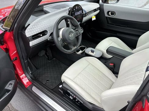 Certified 2025 MINI Cooper S image 25