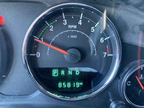 Used 2016 Jeep Wrangler Unlimited Sport image 14