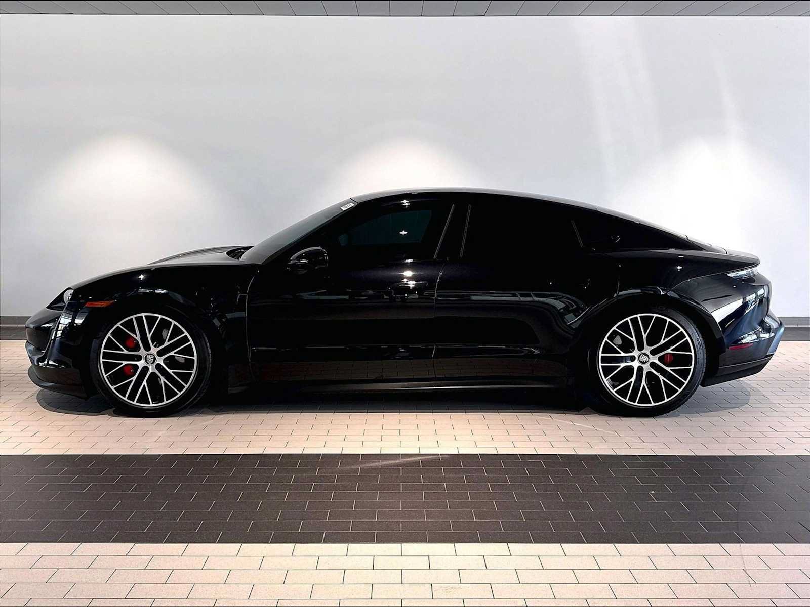 Used 2021 Porsche Taycan 4S AWD/4WD image 2