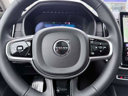 Certified 2025 Volvo XC90 T8 Plus w/ Protection Package Premier AWD/4WD image 19