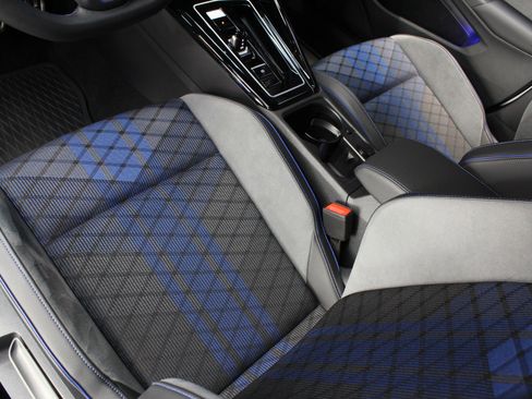 Used 2025 Volkswagen Golf R Black Edition w/ Euro Stye Package image 45