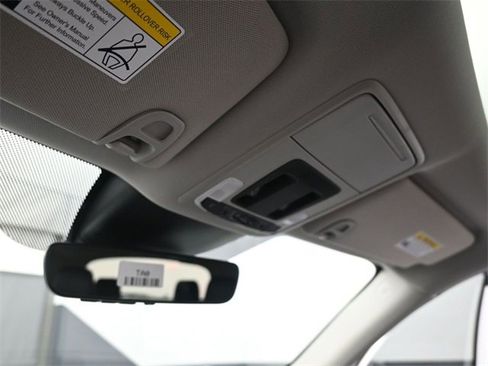 New 2025 Honda Pilot Touring image 9