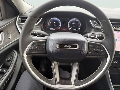Used 2023 Jeep Grand Cherokee L Limited image 14