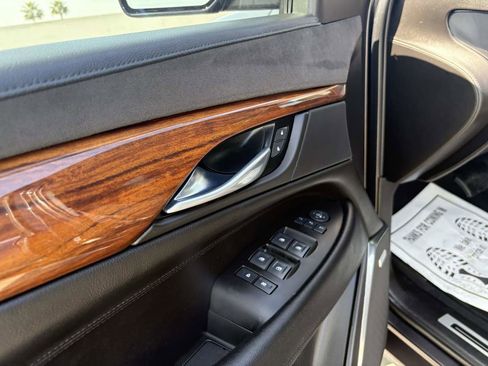 Used 2015 Cadillac Escalade Premium image 30
