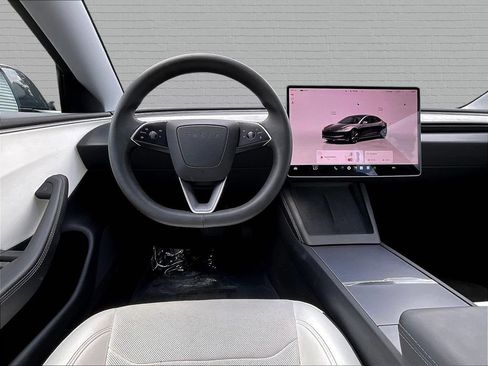 Used 2025 Tesla Model 3 Long Range RWD image 8