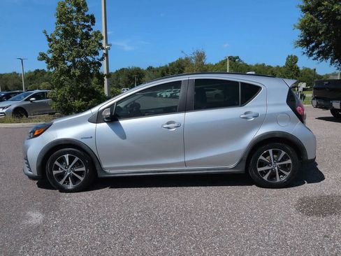 Used 2018 Toyota Prius C One FWD image 3