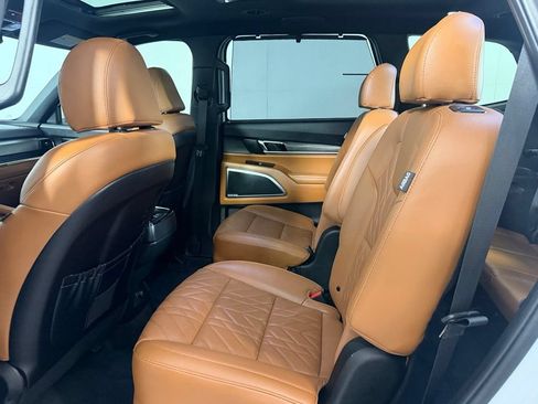 Used 2025 Kia Telluride SX X-Line AWD/4WD image 16