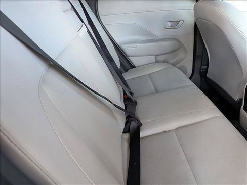 Used 2024 Hyundai Kona SEL AWD/4WD image 18