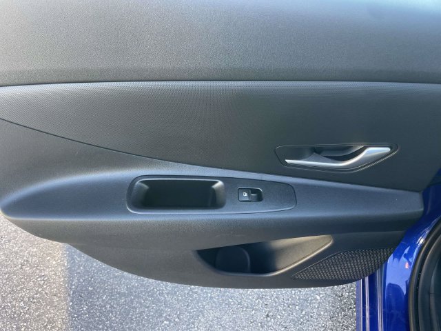 Certified 2023 Hyundai Elantra Blue FWD image 13