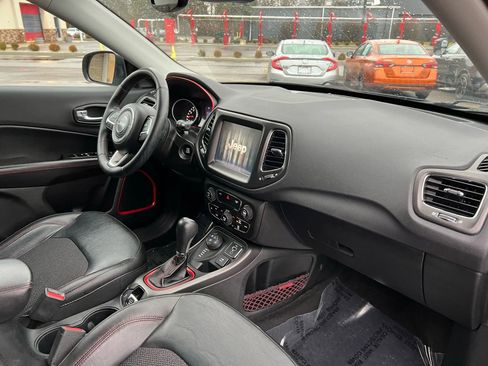 Used 2018 Jeep Compass Trailhawk w/ Cold Weather Group image 15