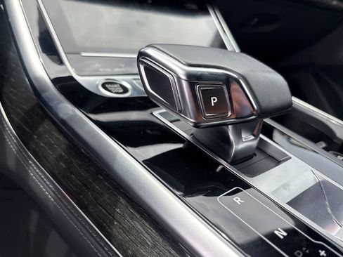 Used 2023 Audi Q8 Prestige w/ Prestige Package AWD/4WD image 22