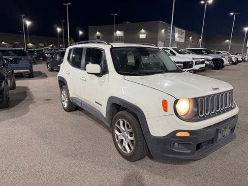 Used 2016 Jeep Renegade Latitude AWD/4WD image 8