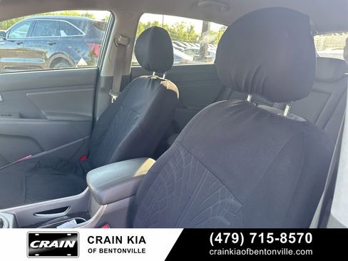 Used 2016 Kia Sportage LX image 11