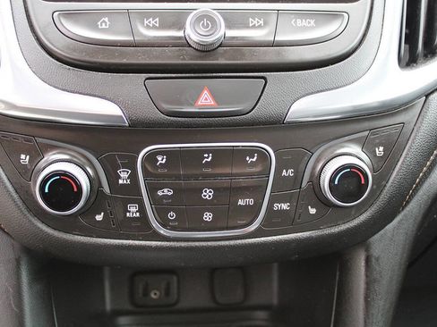 Used 2018 Chevrolet Equinox Premier image 75