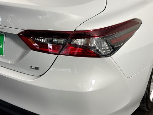 Used 2022 Toyota Camry LE FWD image 33