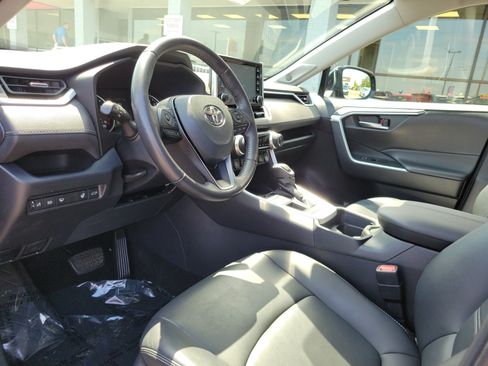 Used 2021 Toyota RAV4 XLE Premium AWD/4WD image 19