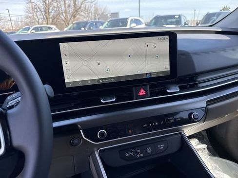 New 2026 Kia Carnival FWD image 6