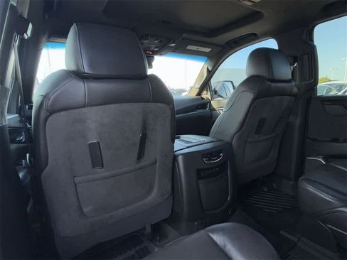 Used 2020 Cadillac Escalade Platinum image 10