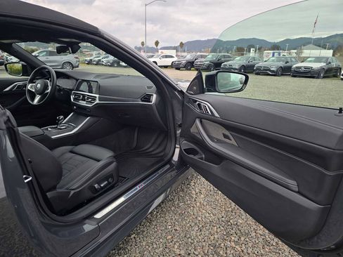 Used 2023 BMW 440i xDrive Convertible w/ Premium Package image 12