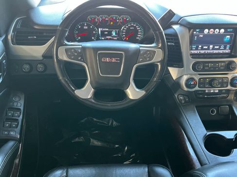Used 2017 GMC Yukon XL SLT image 14