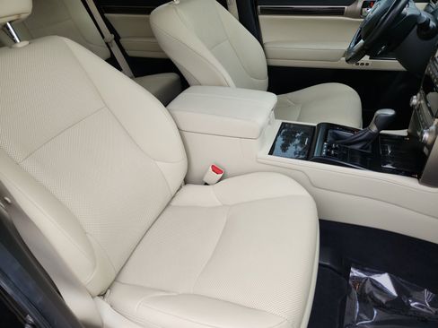 Used 2020 Lexus GX 460 Premium AWD/4WD image 16